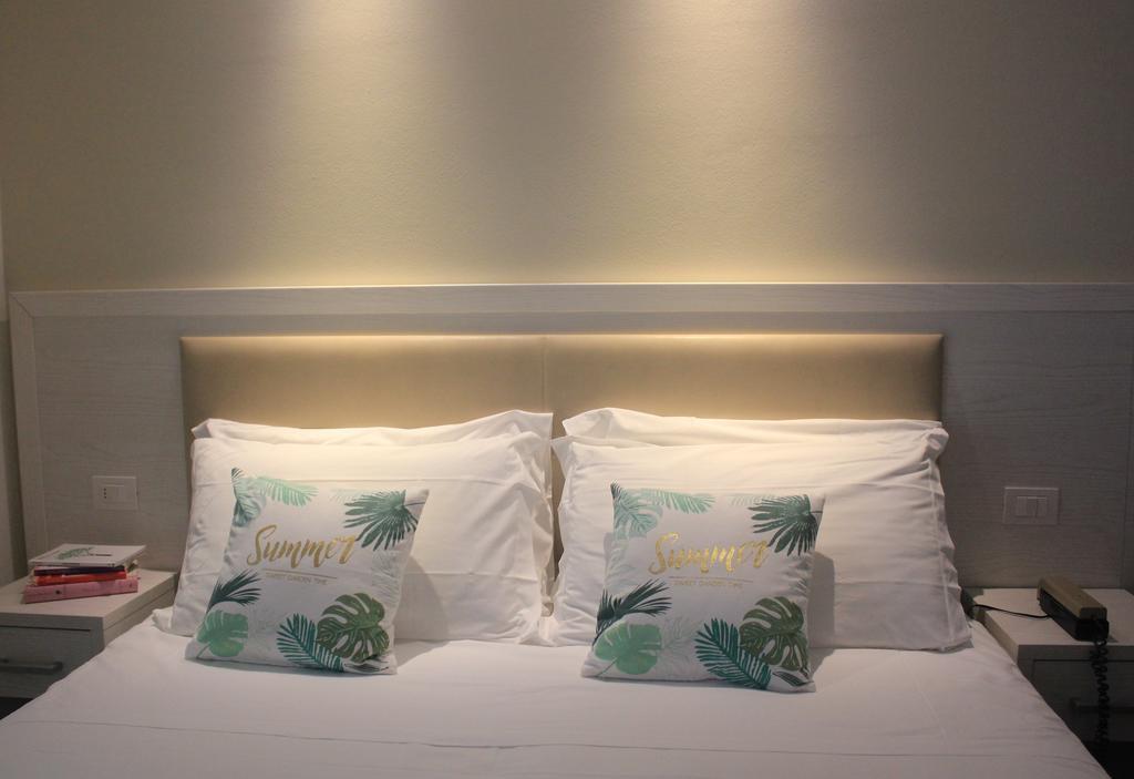 Camera Tripla Basic